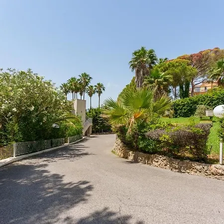 Studio Avec Terrasse Et Jardin Au Calme